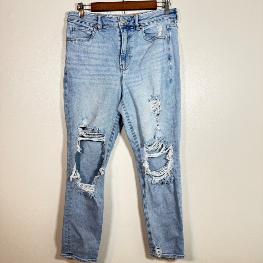 American Eagle Distressed Mom Jean High Rise Denim Size 6 Short Light Wash Blue